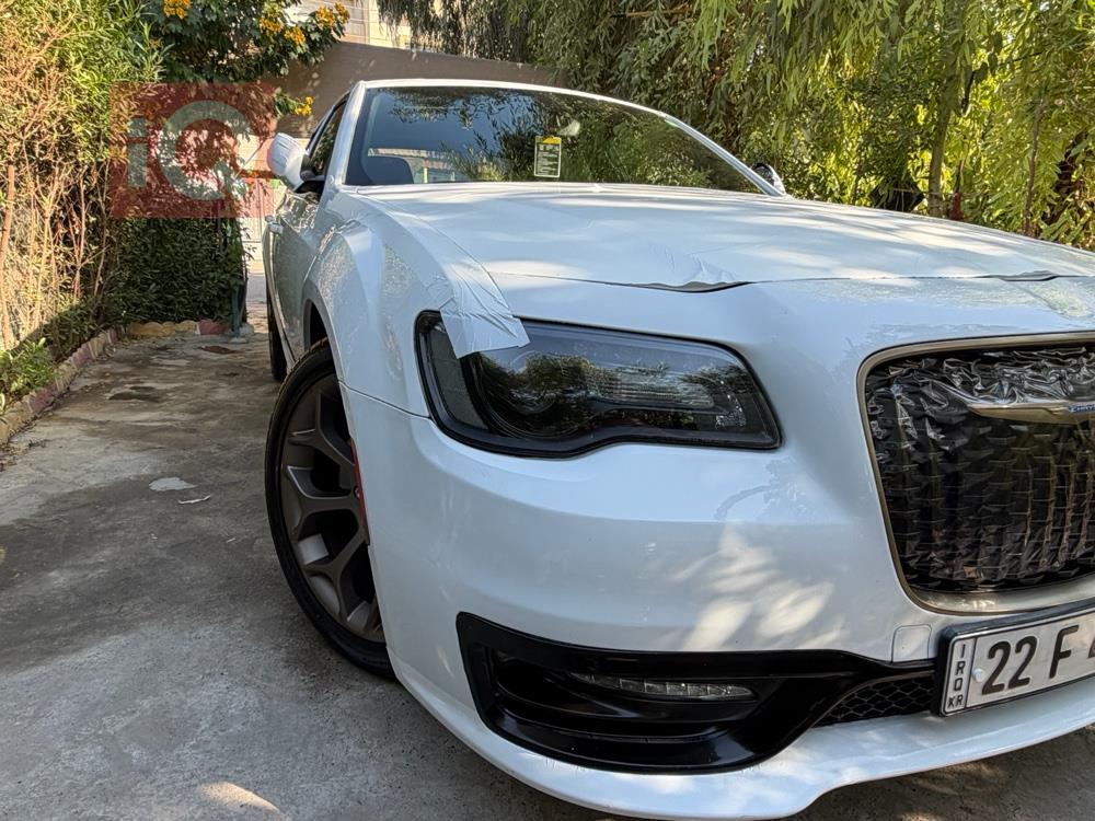 کرایسلەر 300